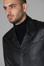 This Schott jacket updates the Perfecto with a buttoned placket. - Image n°3