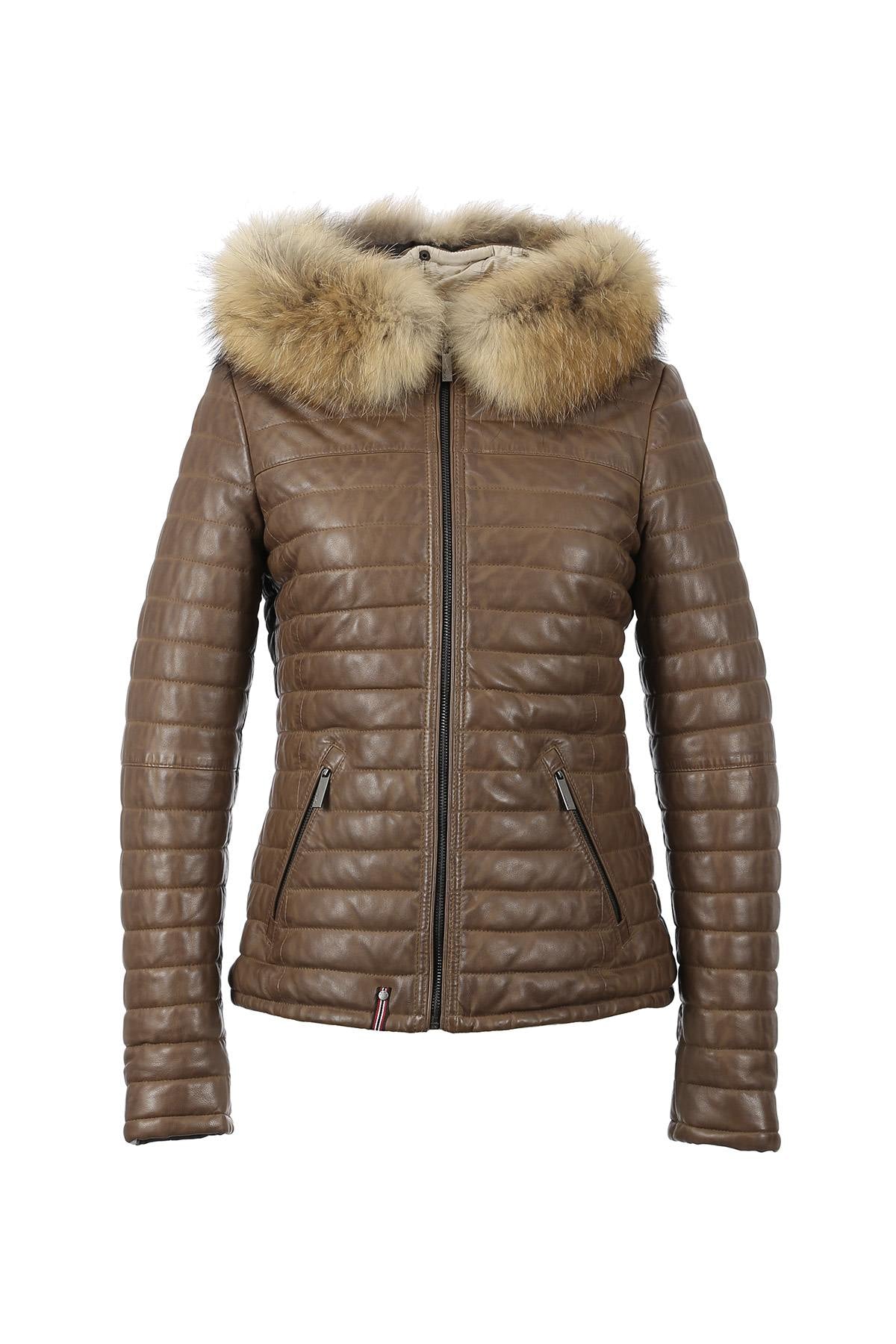 Slim-fit sheepskin jacket in light tan with aged quilted detailing. - Image n°10