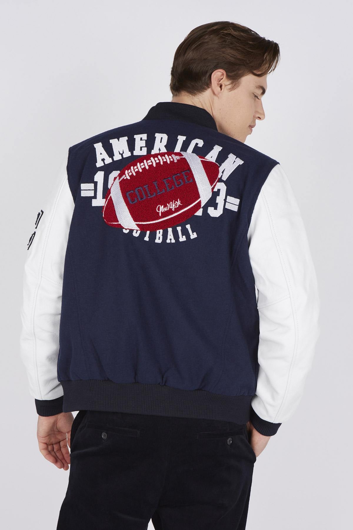 Navy and white Ref 70: wool and leather for vintage-inspired style. - Image n°4