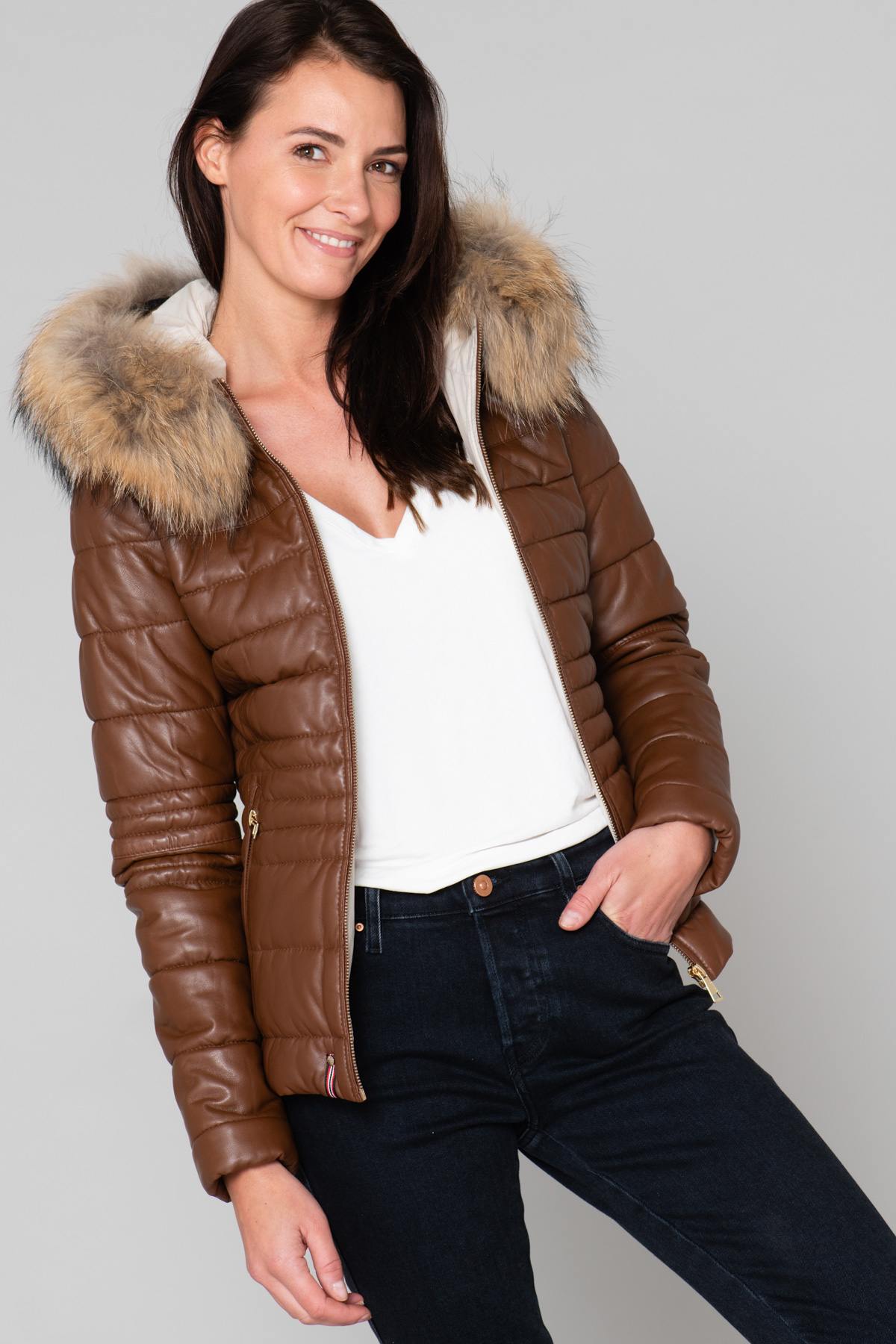 Oakwood's tan shearling jacket, quilted for warmth and a slim fit. - Image n°1