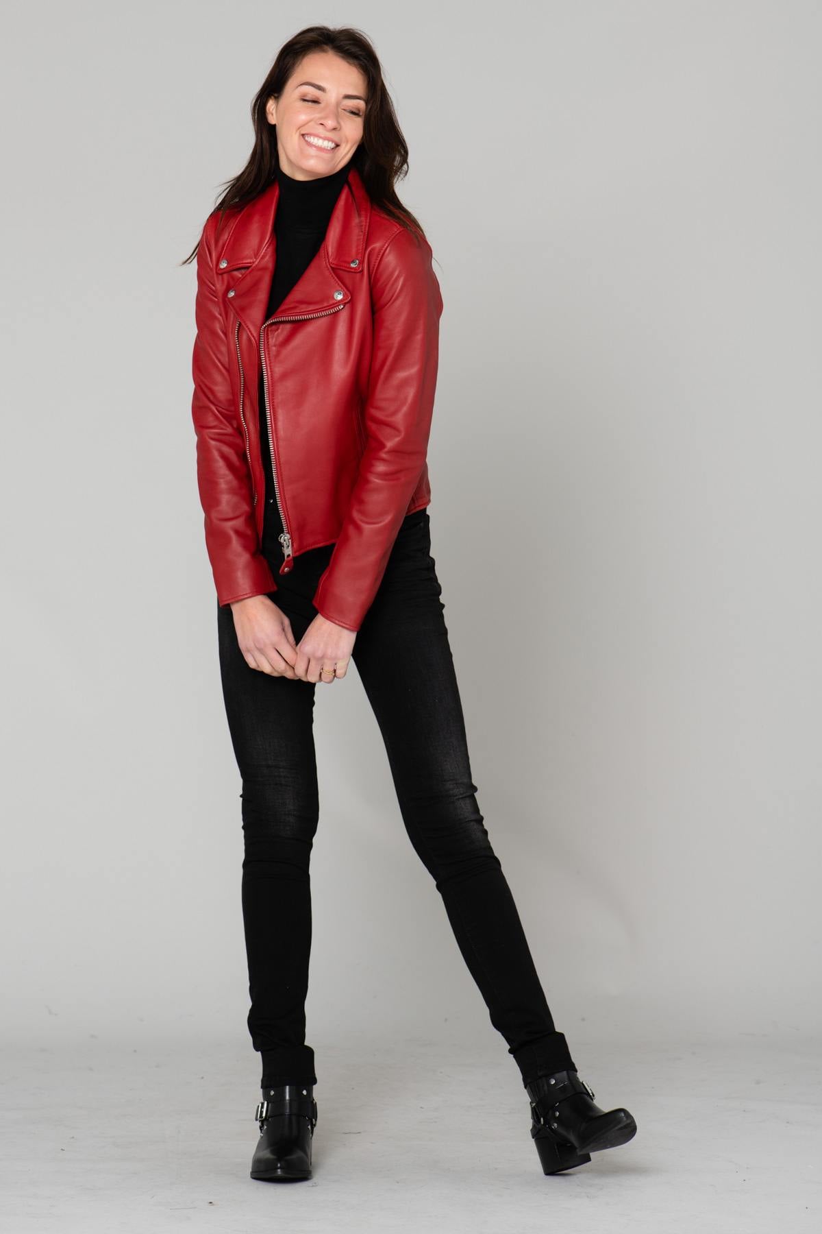 Vibrant red lambskin Perfecto by Schott, slim-fit for seasonal edge. - Image n°7
