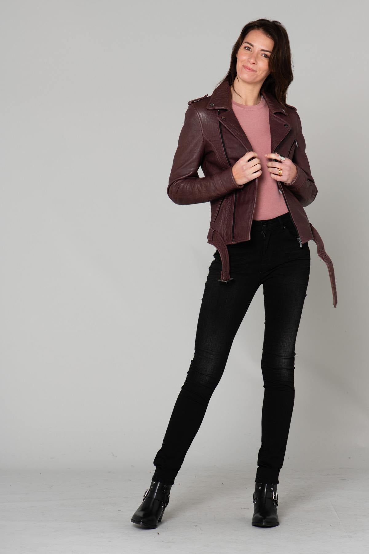 Violet sheep leather biker jacket. Slimfit, off-centre zip. - Image n°2