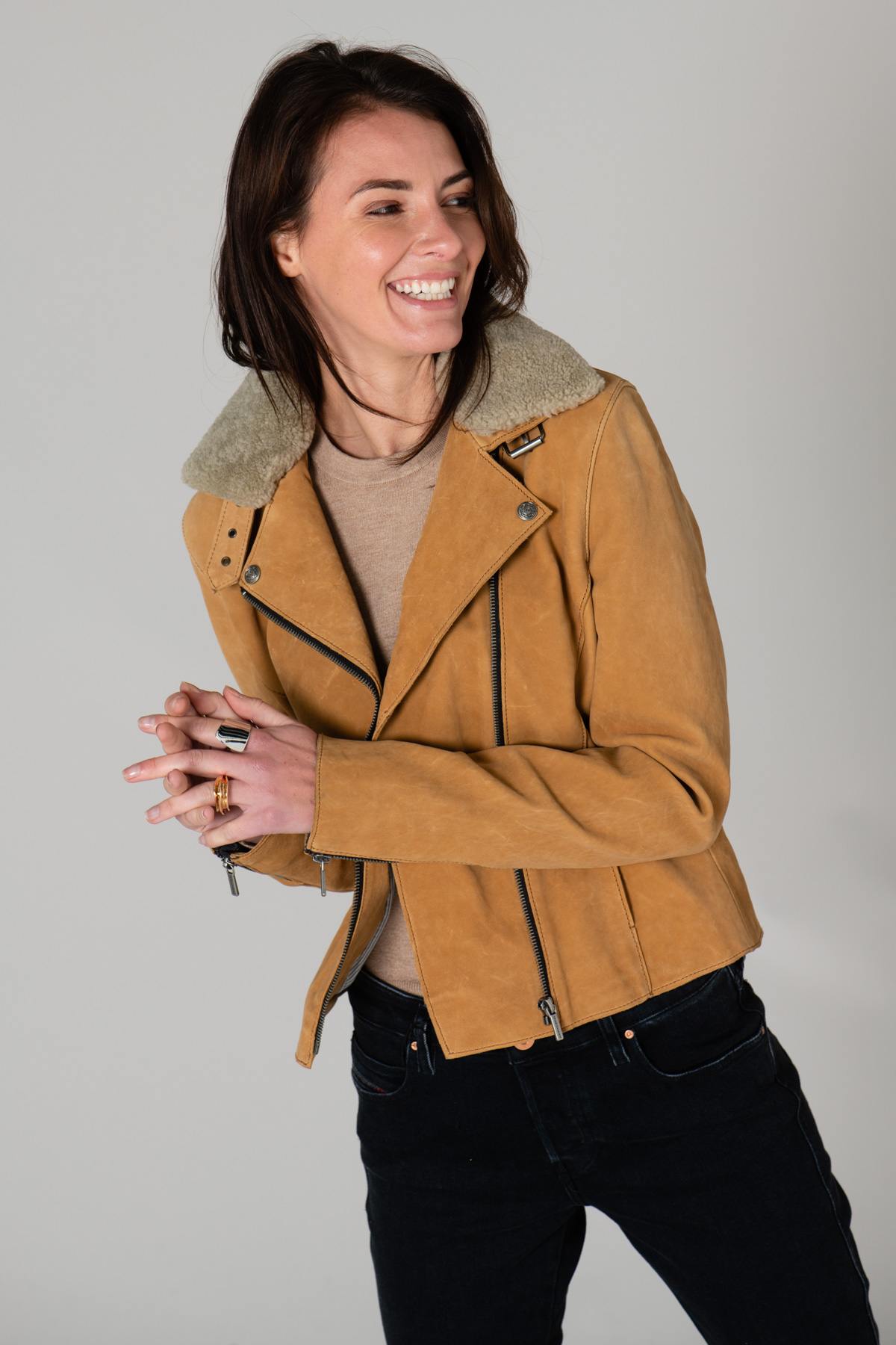 Washed nubuck cowhide biker jacket in warm Sandle Wood beige. - Image n°3