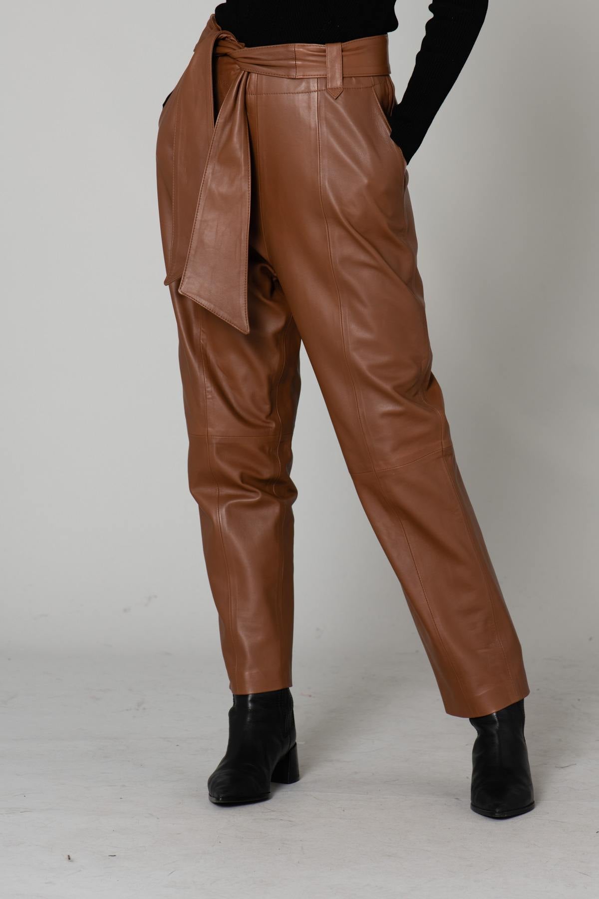 Belted cognac leather pants - Image n°1