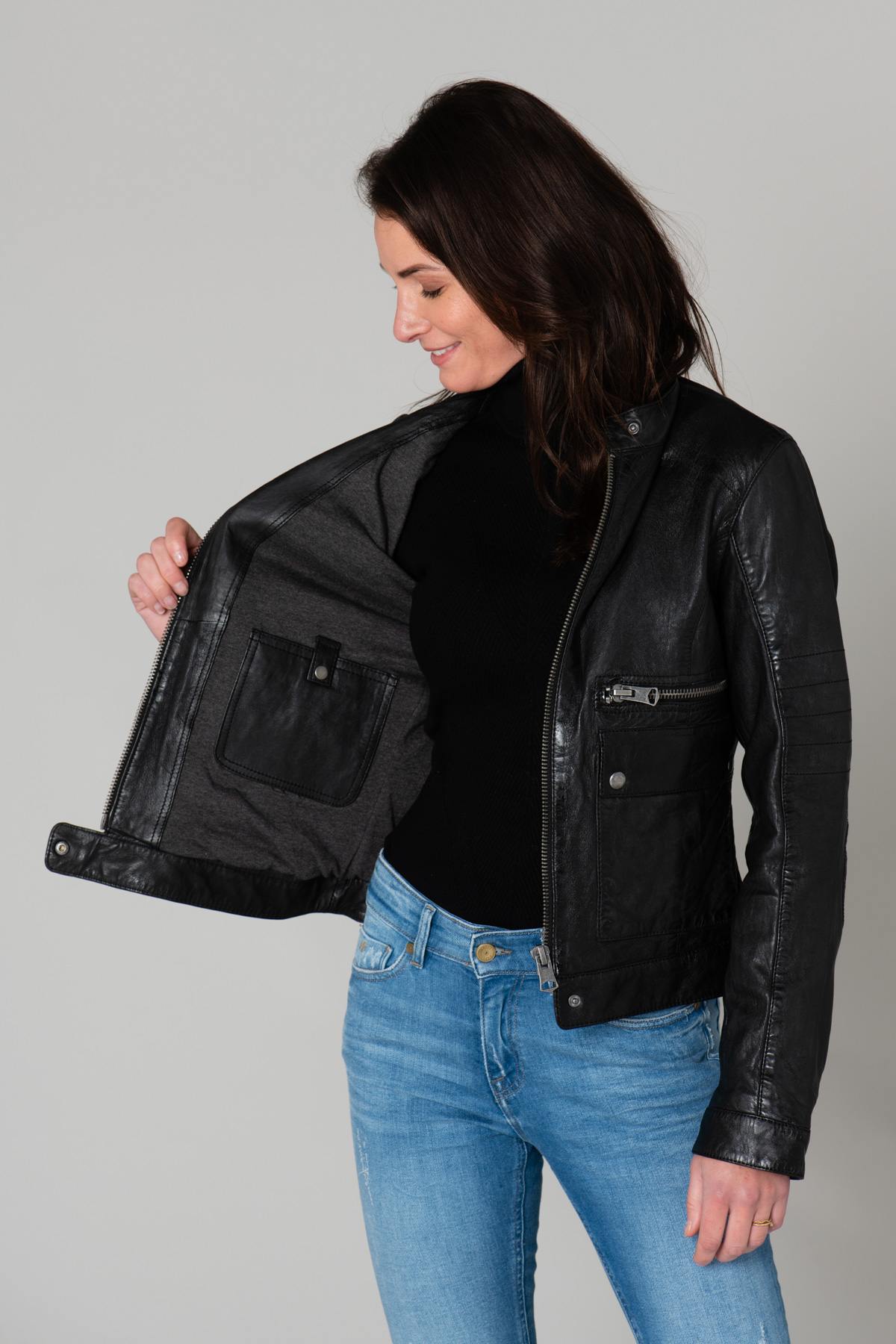 Slim lambskin biker jacket with Mao collar and metallic zip. - Image n°5