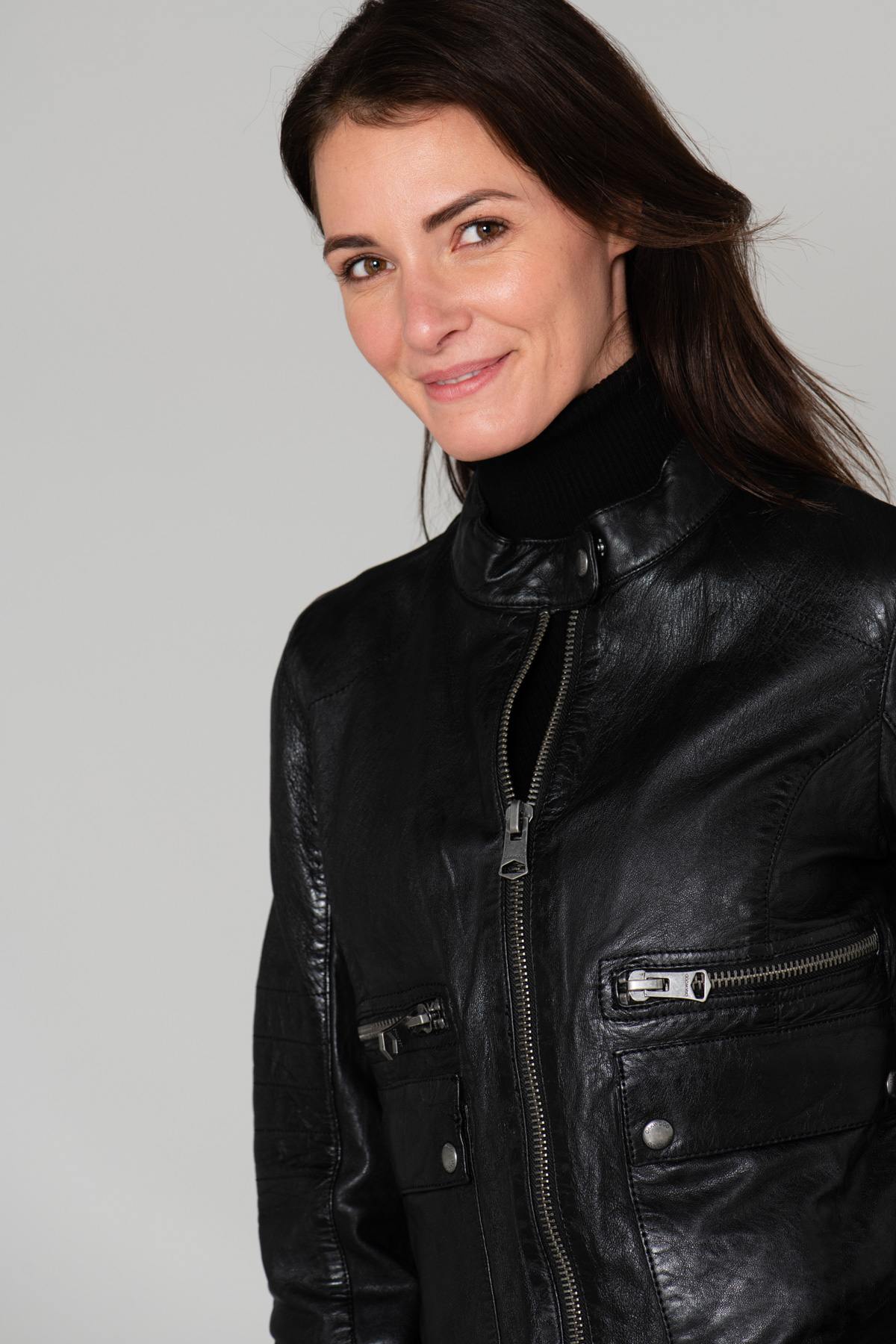 Slim lambskin biker jacket with Mao collar and metallic zip. - Image n°8