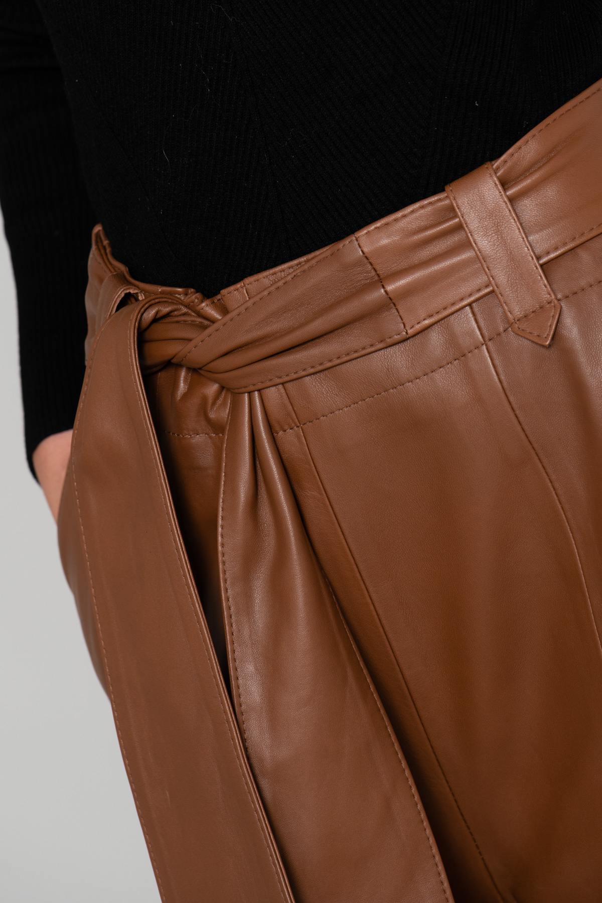 Belted cognac leather pants - Image n°7