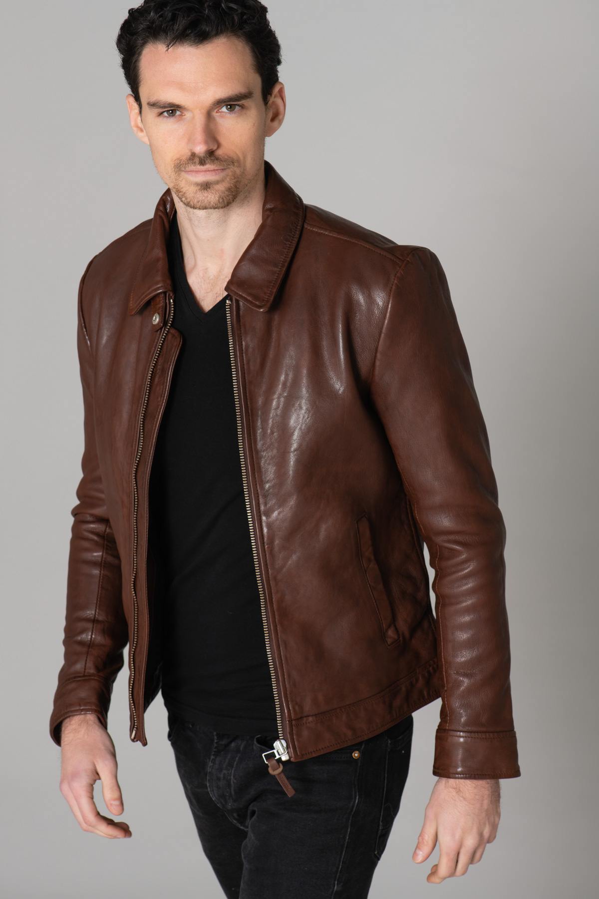 Rich brown sheepskin jacket, vegetable-tanned and biodegradable. - Image n°15