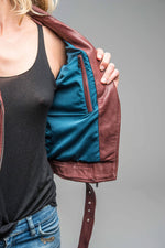 Burgundy lambskin perfecto: slimfit, silver accents, rich patina. - Image n°7