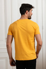 Dark yellow vintage van pattern t-shirt - Image n°2