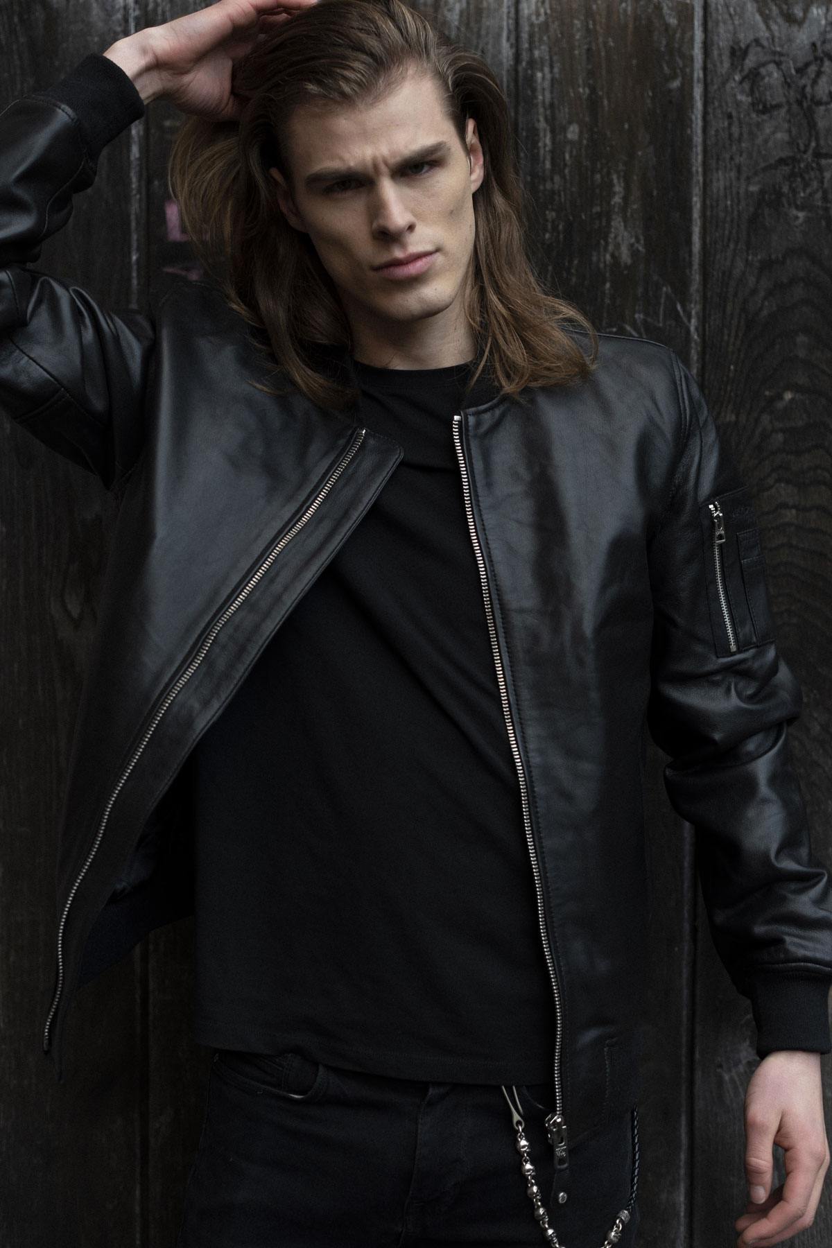 Schott NYC's lambskin MA-1 bomber with ribbed trims and zip front. - Image n°2