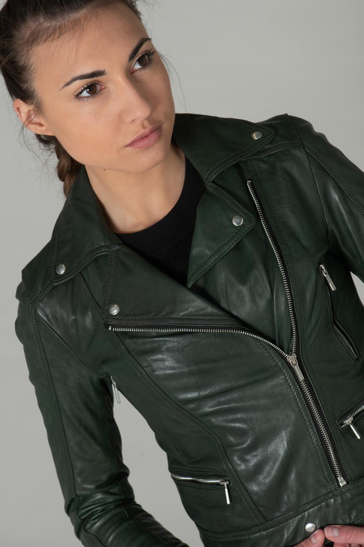Fitted dark green lambskin jacket. Ultra-feminine with a biker edge. - Image n°8