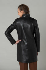A sheep leather blazer, modern and chic, for timeless yet bold style. - Image n°4