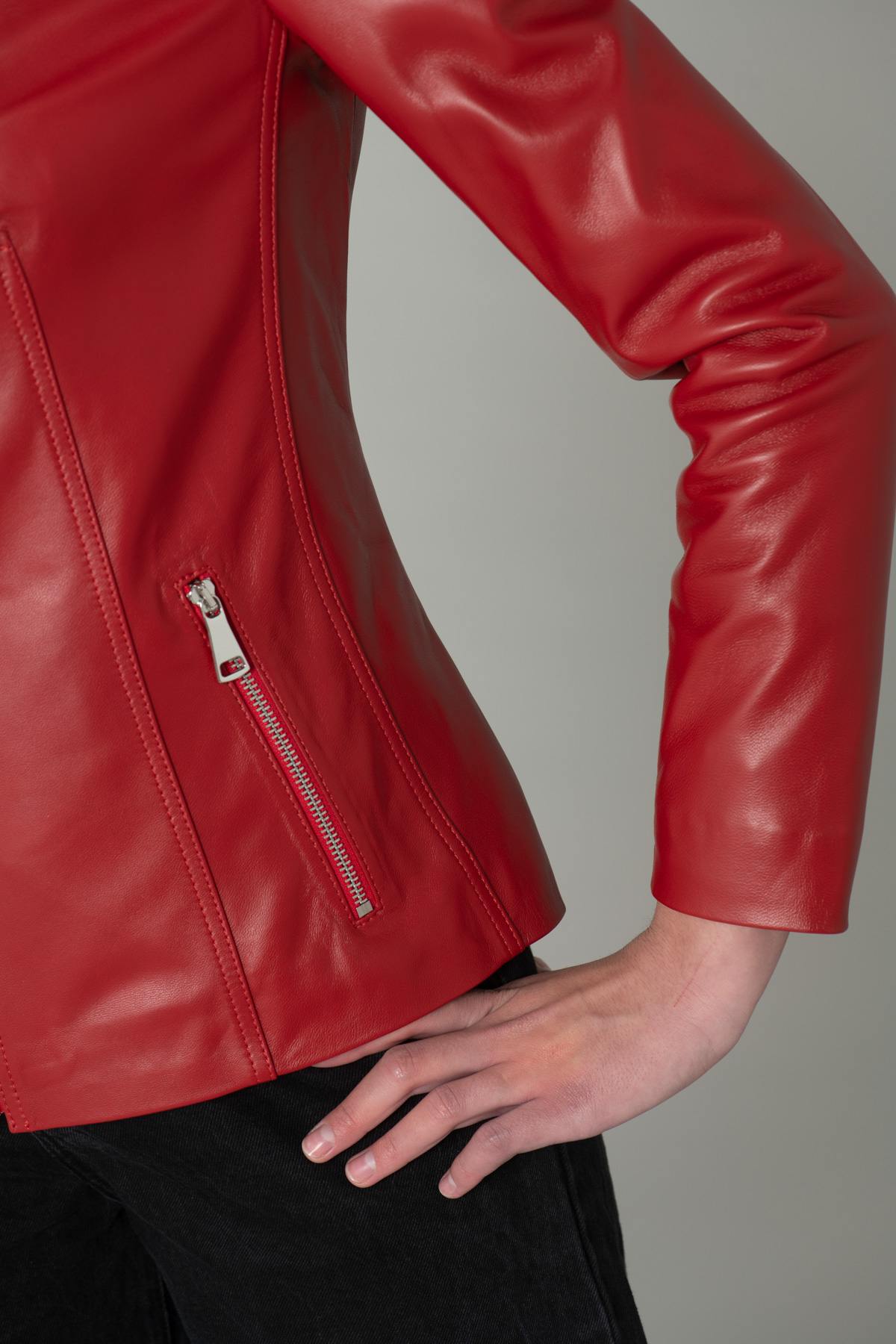 Red leather jacket with stand-up collar - Image n°8