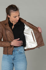 Rusty ruby lambskin biker jacket, slim and rock-chic for all seasons. - Image n°5