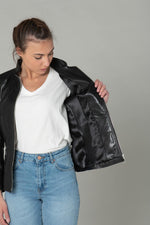Black lambskin jacket, slim fit, full-zip collar and satin lining. - Image n°4