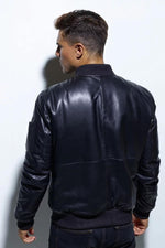 Daytona's black lambskin bomber: supple, warm, and timelessly elegant. - Image n°3
