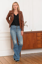 Oakwood's whisky lambskin biker jacket: slim fit, metallic accents. - Image n°2