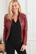 Burgundy sheepskin jacket, slim fit, moto collar, timeless style. - Image n°3