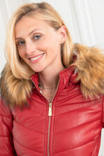Quilted sheepskin jacket: warmth, style, and a sleek matelassé finish. - Image n°8
