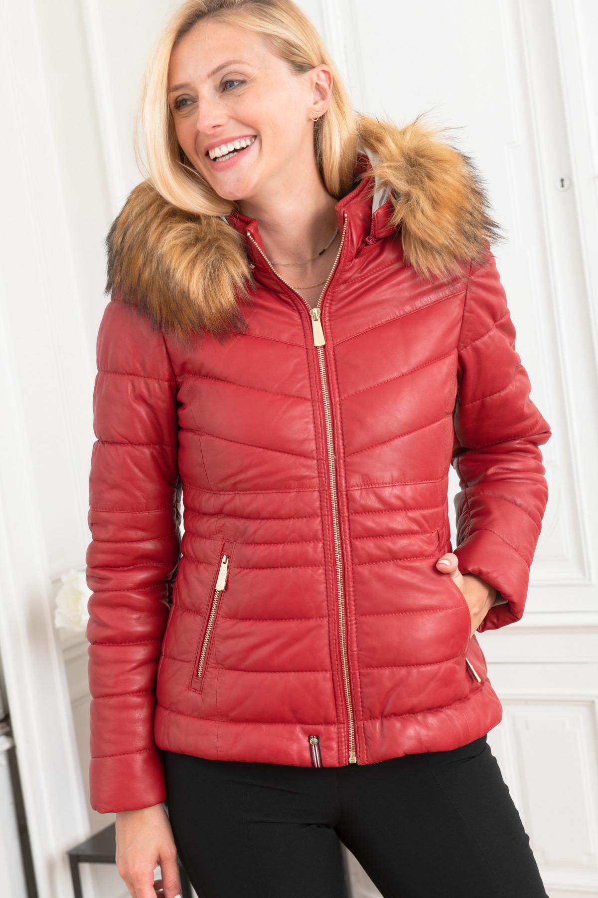 Quilted sheepskin jacket: warmth, style, and a sleek matelassé finish. - Image n°3