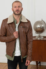Washed tan sheepskin jacket-soft, light, and effortlessly urban. - Image n°7