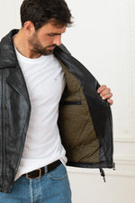 Black matte cowhide perfecto, durable and flexible for timeless style. - Image n°4