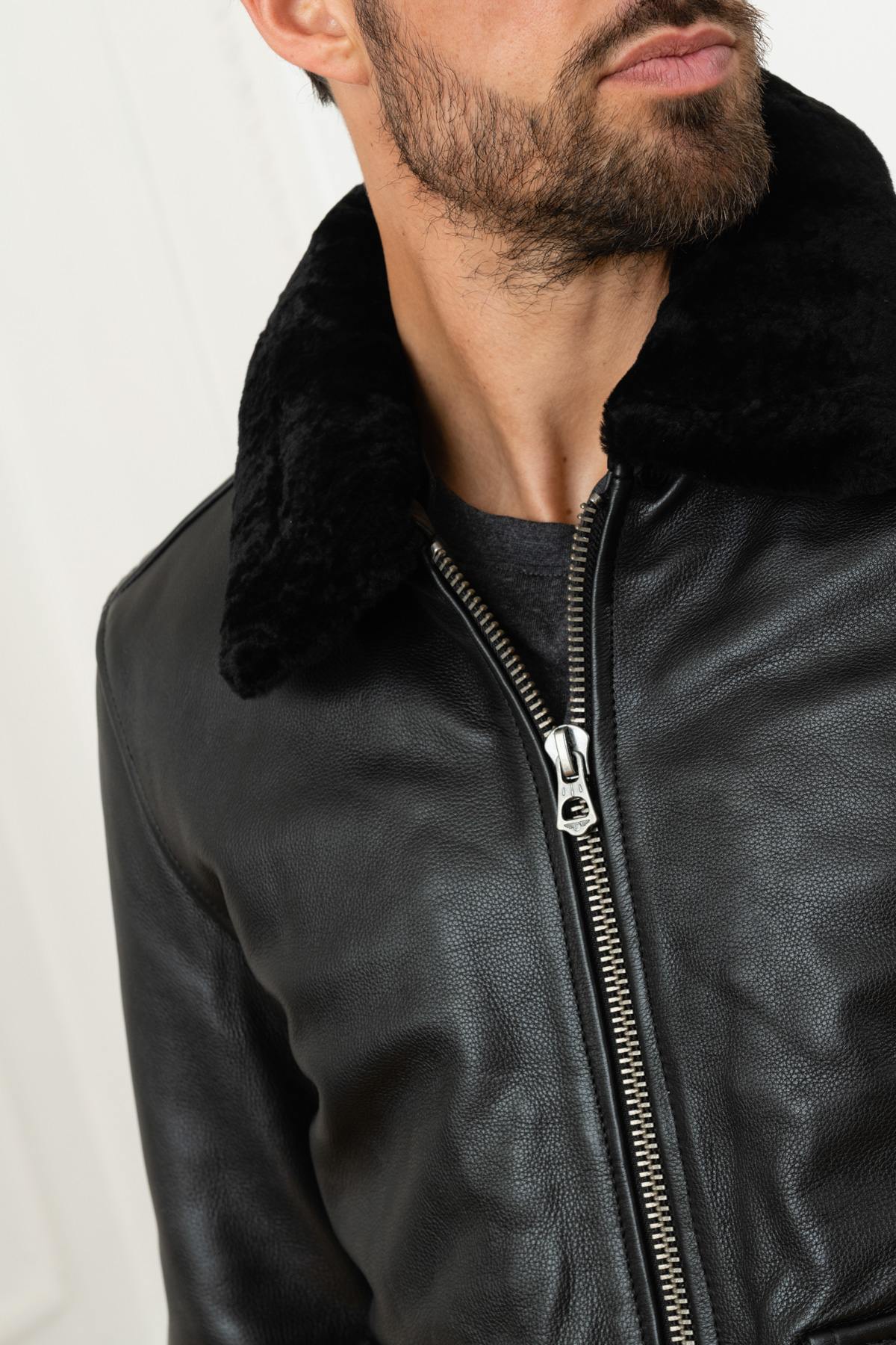 Thick cowhide aviator jacket with detachable fur collar for winter. - Image n°7