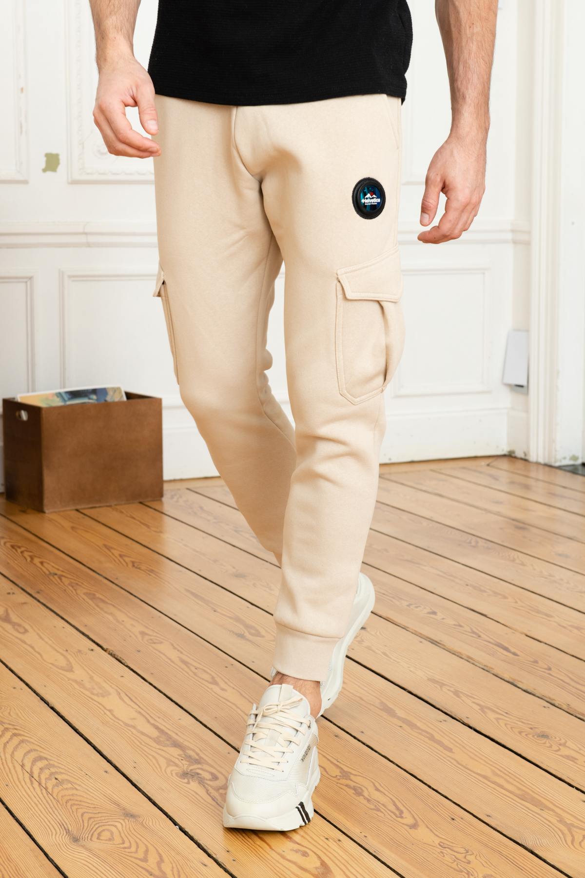 Beige cargo style jogging pants - Image n°5
