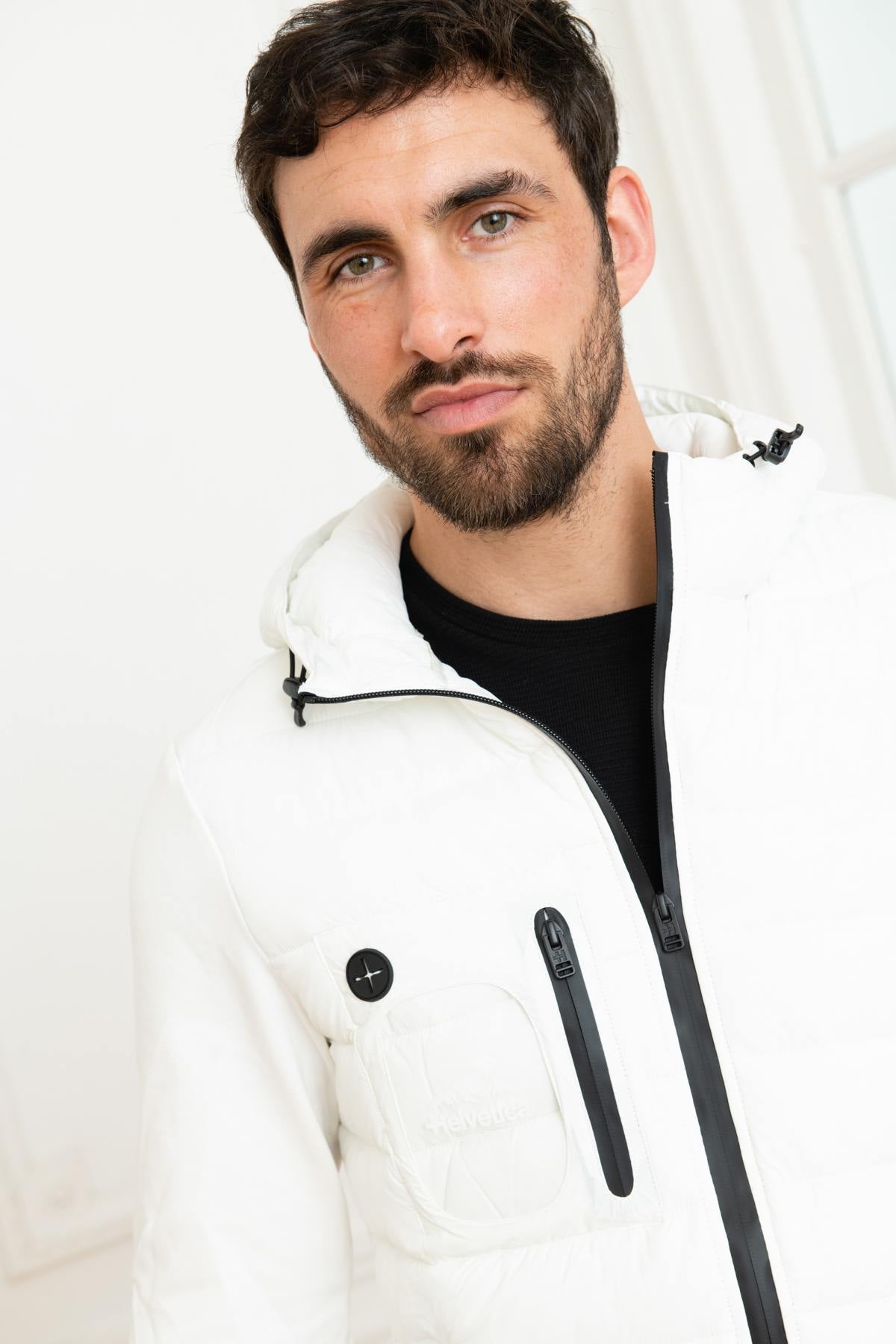 White hooded outdoor jacket - Image n°4