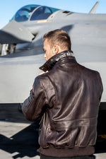 Brown cowhide aviator jacket with detachable shearling collar. - Image n°5