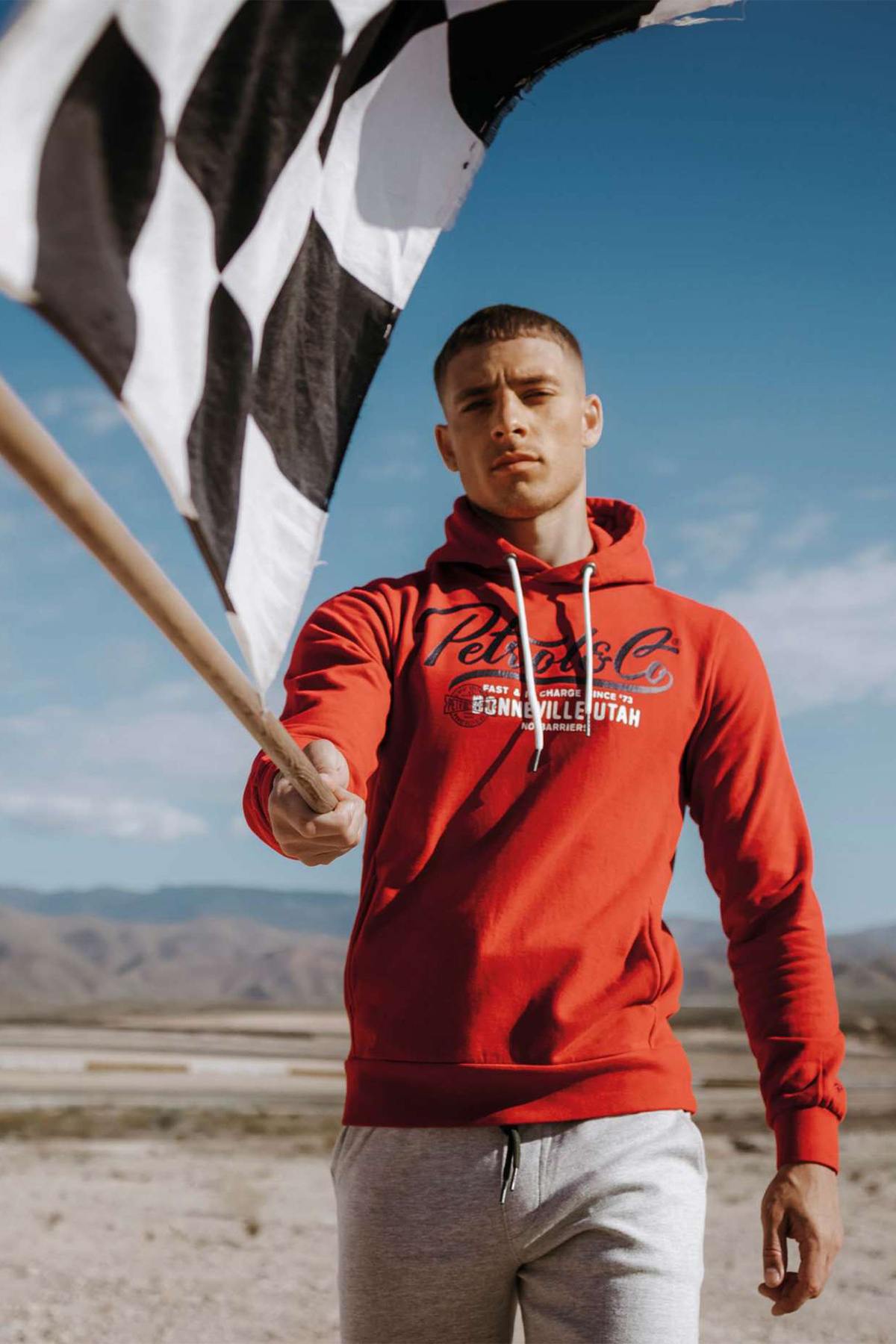 Red hoodie - Image n°1