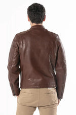 Thick dark cognac cowhide, slim-fit. Zippered pockets for a rugged look. - Image n°2