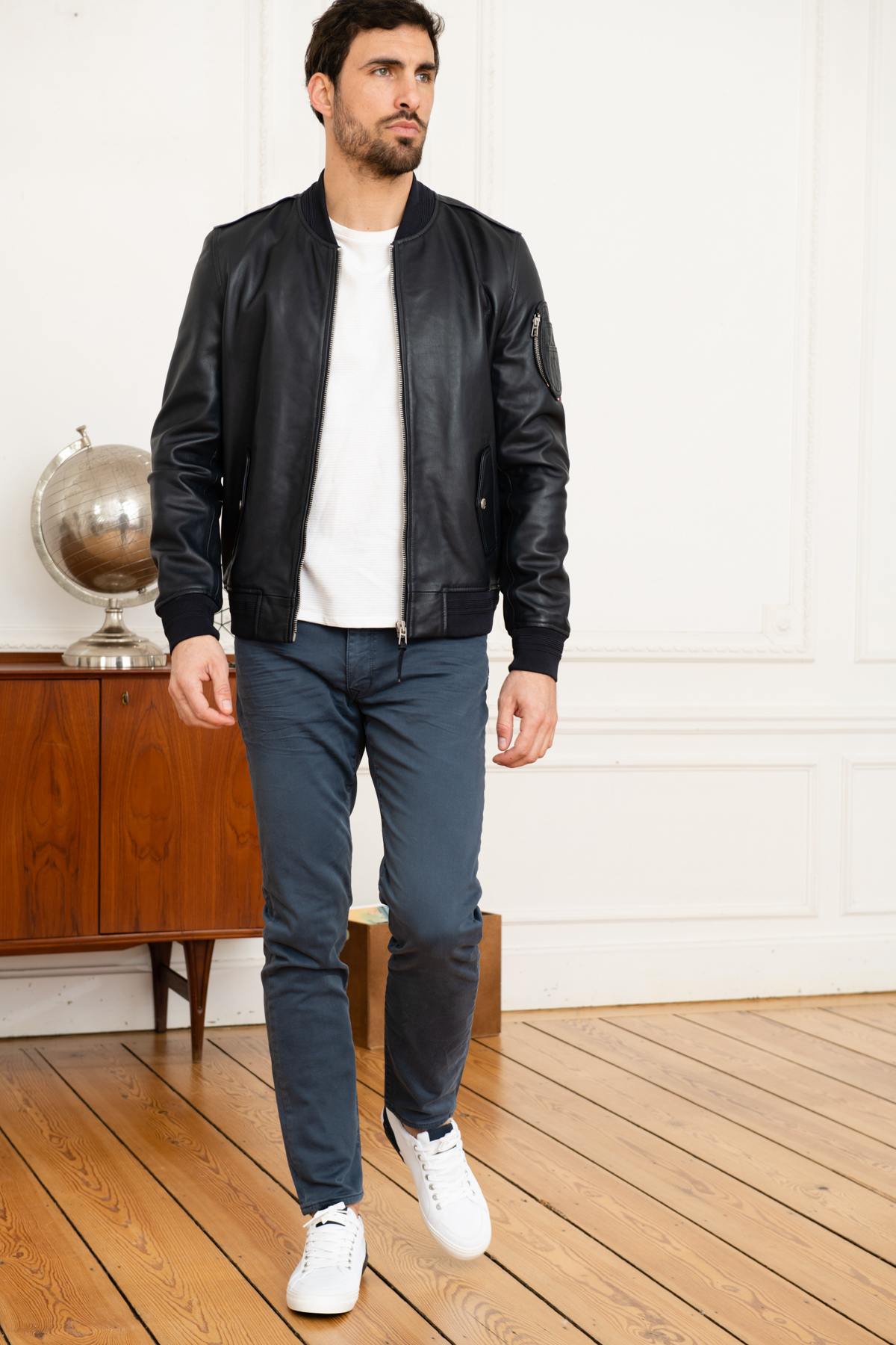 Tailored navy bombers in lambskin, inspired by Patrouille de France. - Image n°7