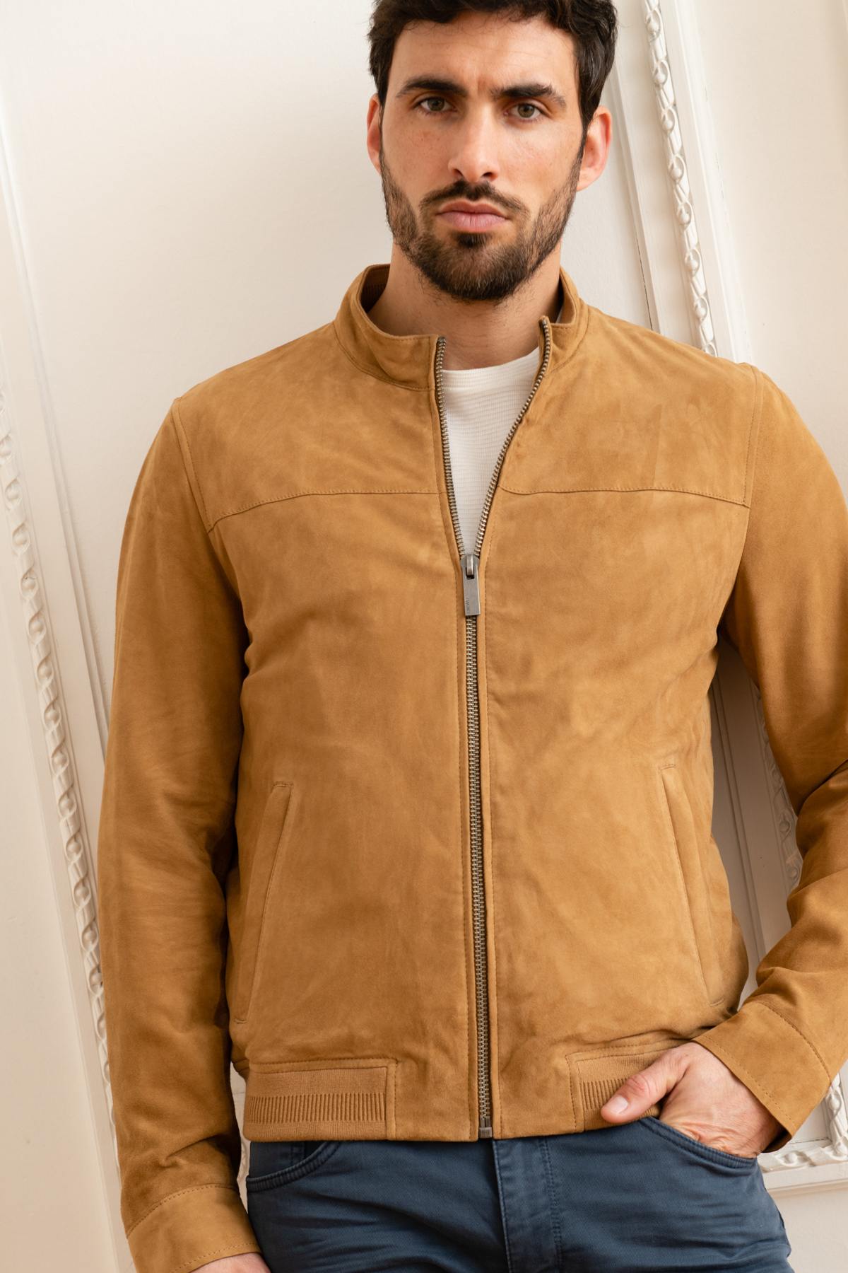 Oakwood's tan suede goat leather jacket: soft, sharp regular fit. - Image n°1