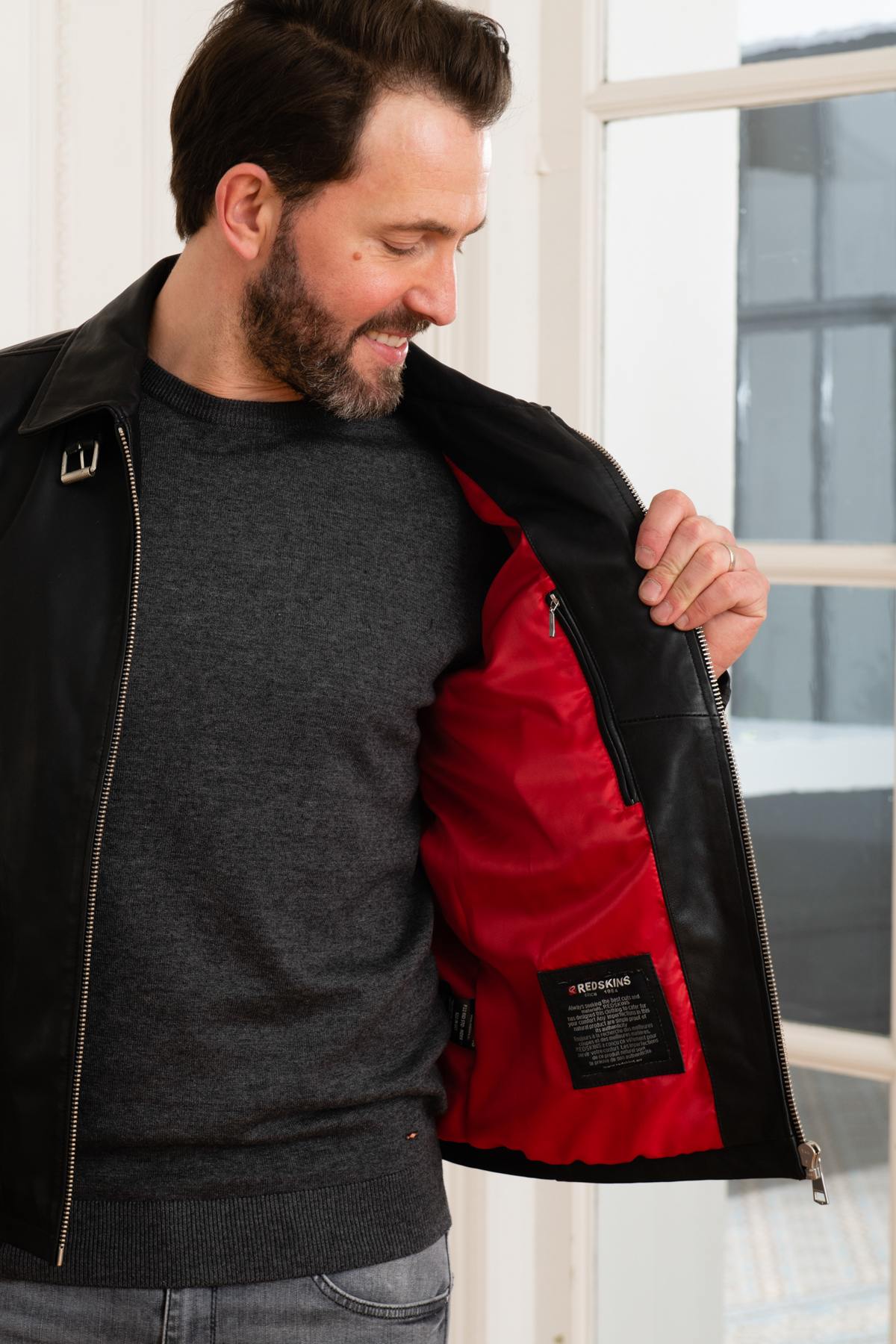 Glossy lambskin biker jacket with adjustable fit for timeless edge. - Image n°4