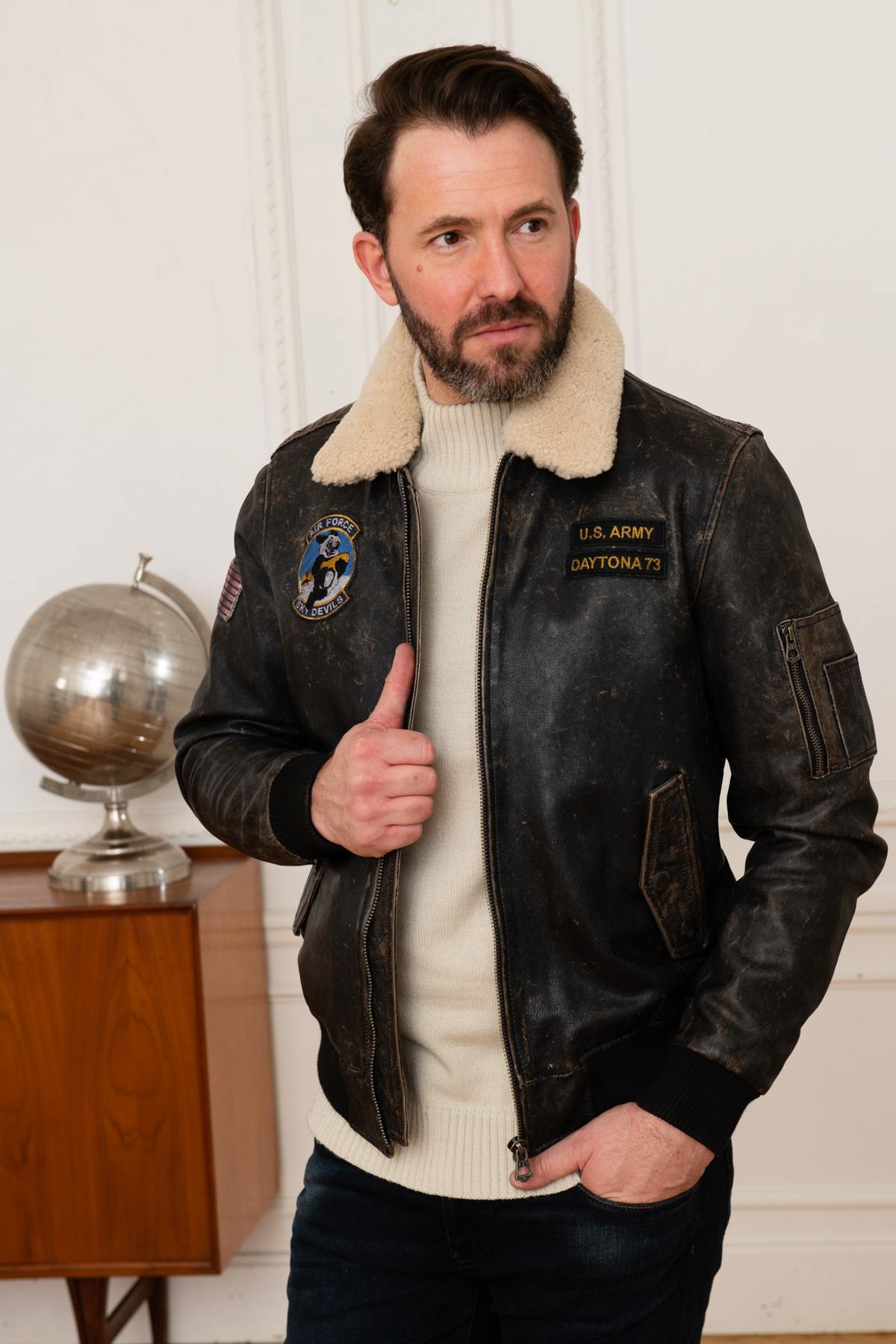 Cowhide jacket: washed finish, shearling collar, aviator-inspired. - Image n°3