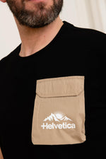 Black t-shirt with beige pocket - Image n°4