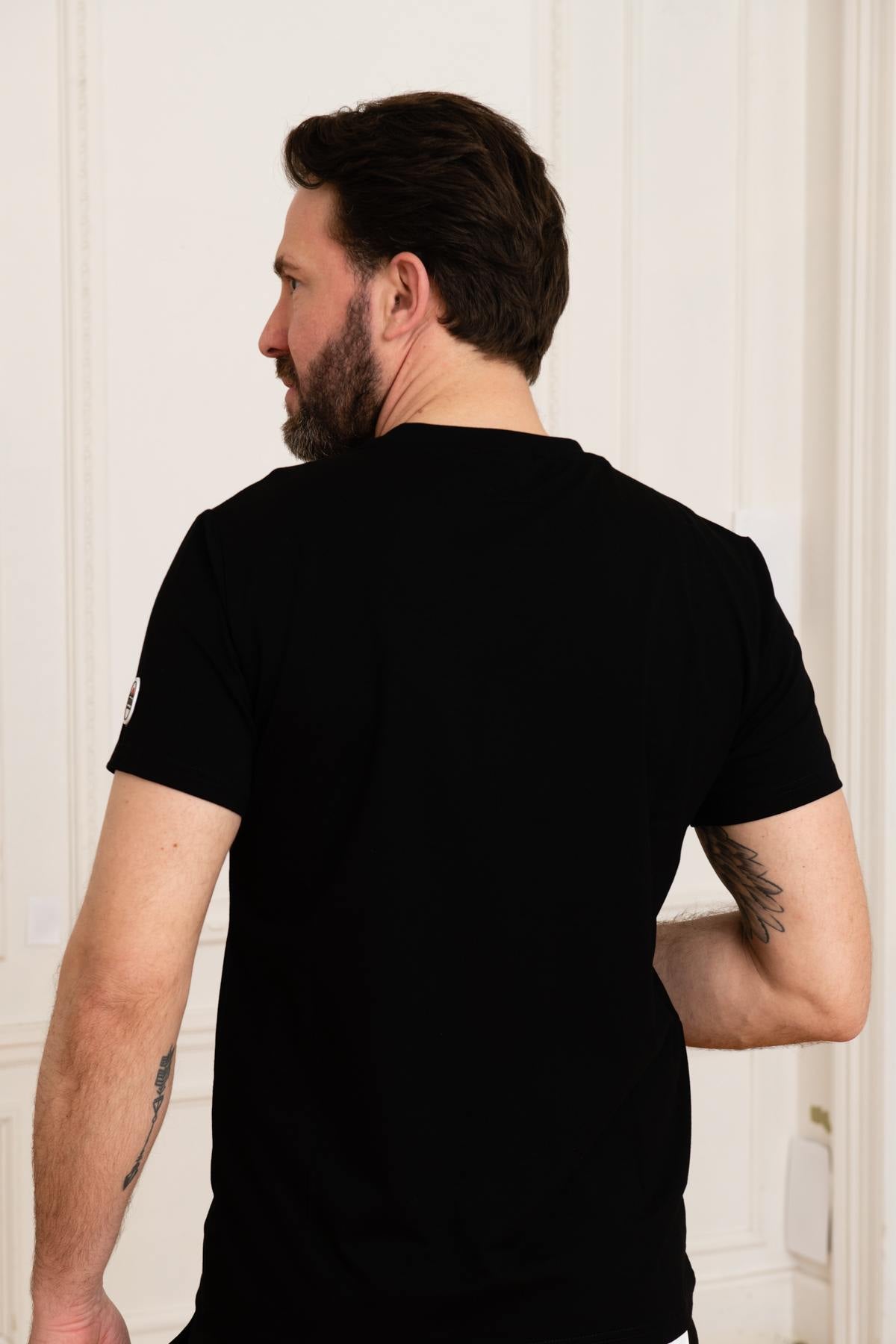 Black t-shirt with chest pocket - Image n°5