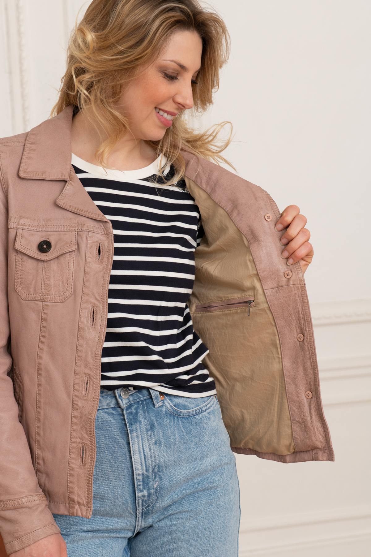 Aged-pink lambskin jacket with a shirt-style cut and buttons. - Image n°5