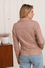 Aged-pink lambskin jacket with a shirt-style cut and buttons. - Image n°6