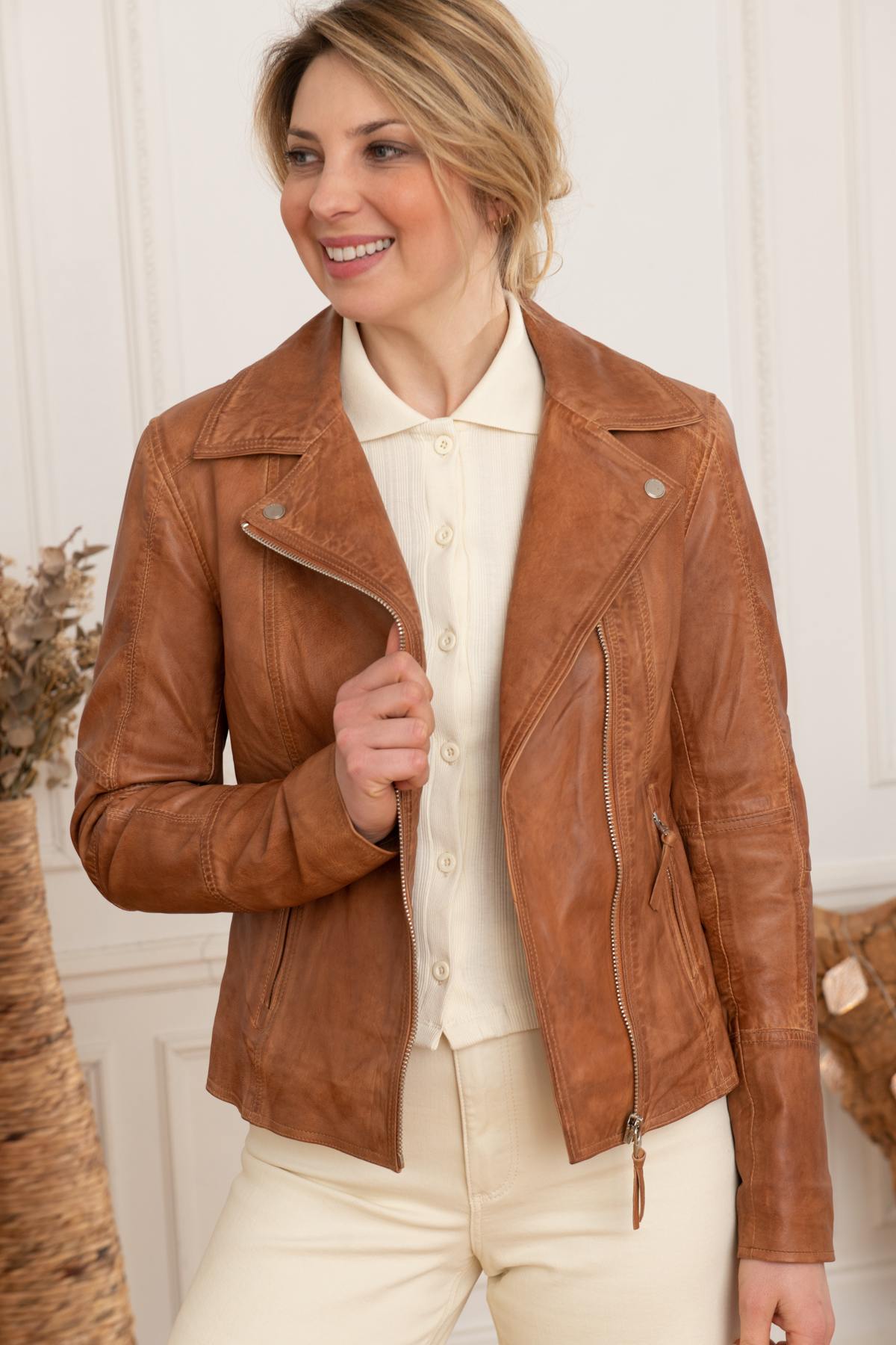 Marbled cognac lambskin biker jacket. Slim fit, effortless style. - Image n°1