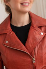 Marbled red sheepskin perfecto, slim-fit with silver snaps for edge. - Image n°9