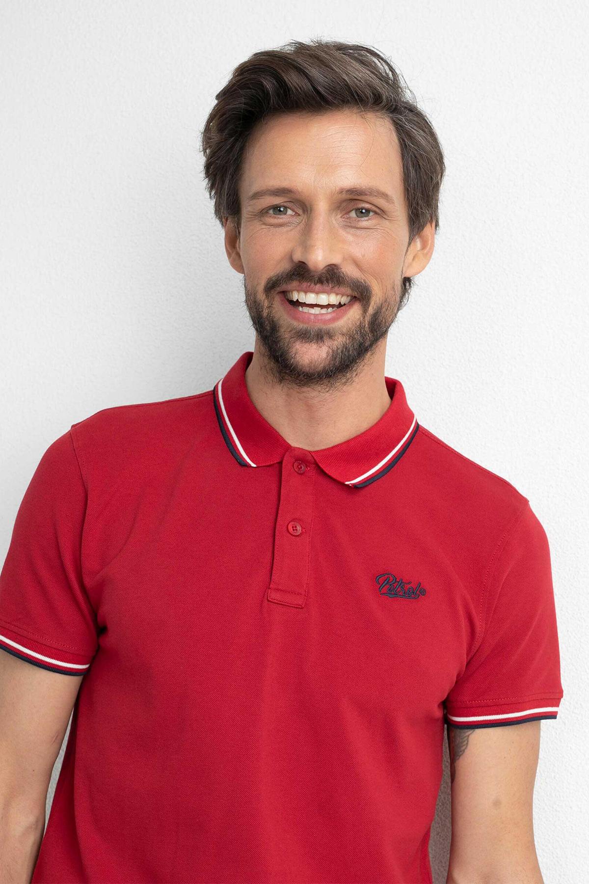 Red polo shirt with striped sleeves and collar - Image n°4