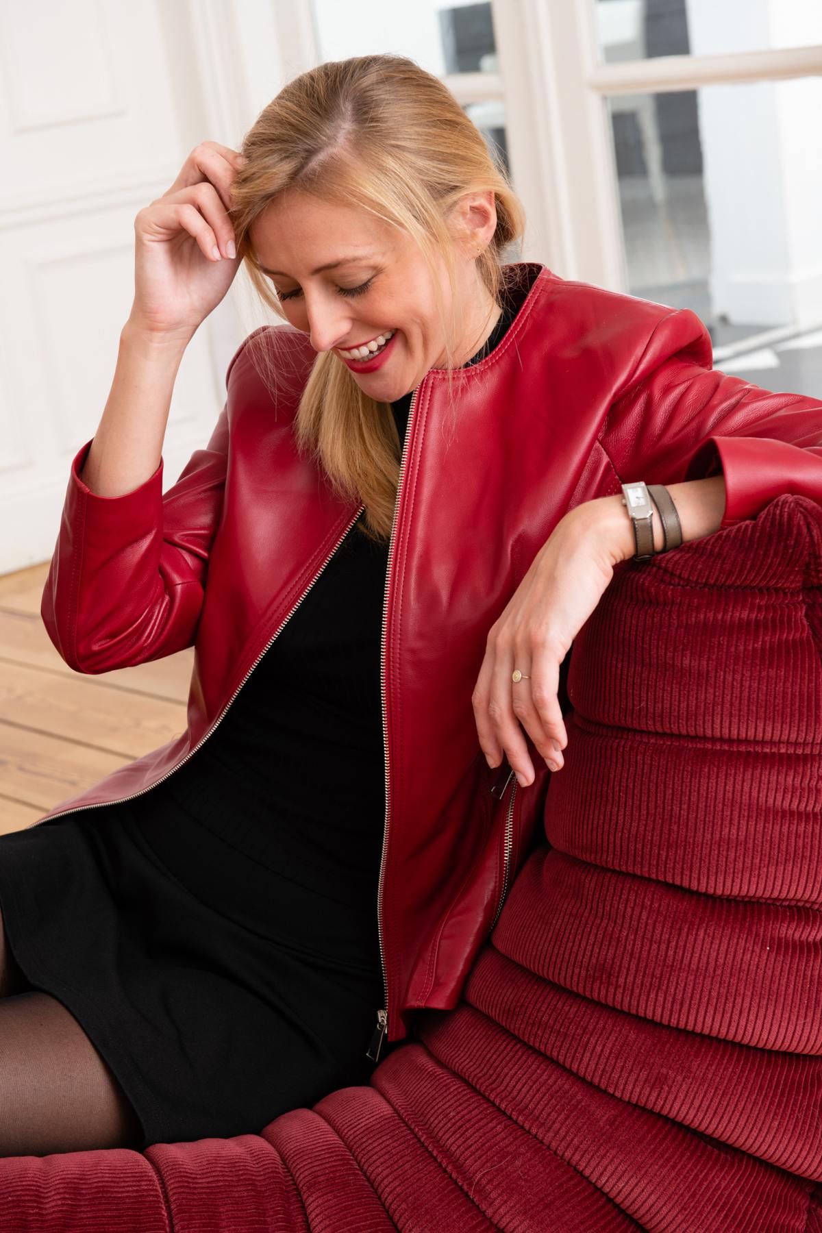Chic lambskin jacket with a stand-up collar and metallic details. - Image n°1
