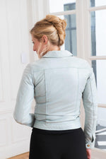 Pale blue lambskin jacket with a shirt collar and slim, feminine fit. - Image n°5