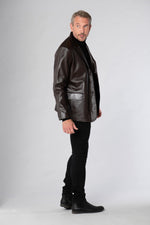 Cityzen's maroon lambskin blazer: glossy, tailored, timeless. - Image n°7