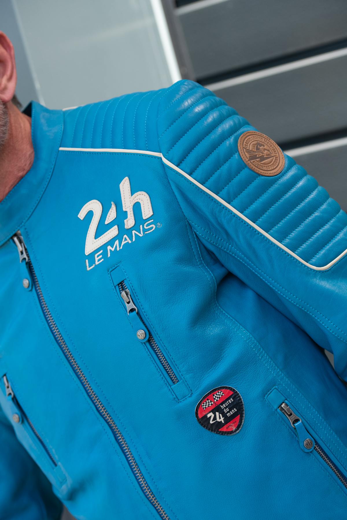 Regular-fit blue biker jacket in sheep leather with quilted accents. - Image n°3