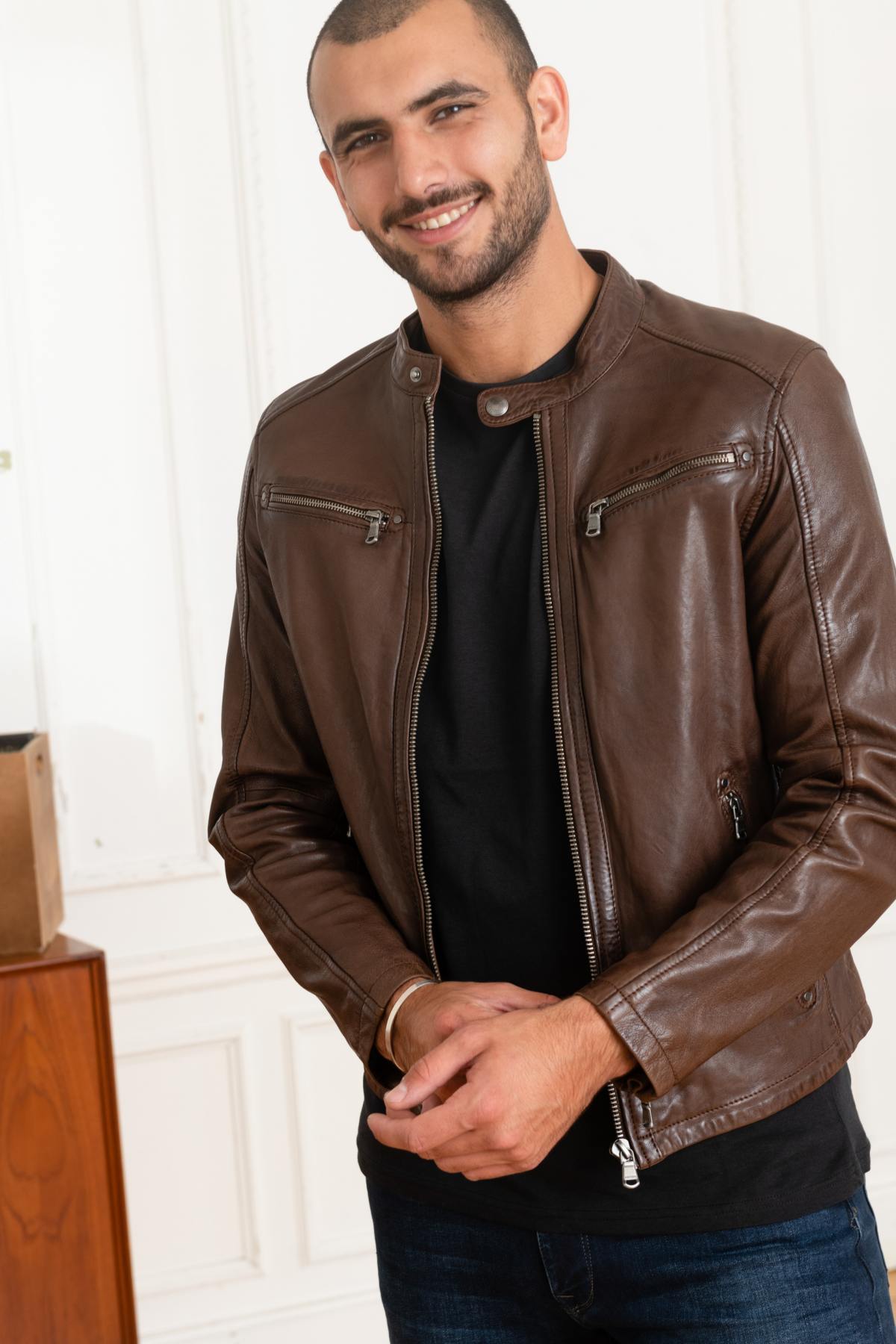 Vegetable-tanned lambskin jacket, slim fit. Moto collar, mid-season. - Image n°3