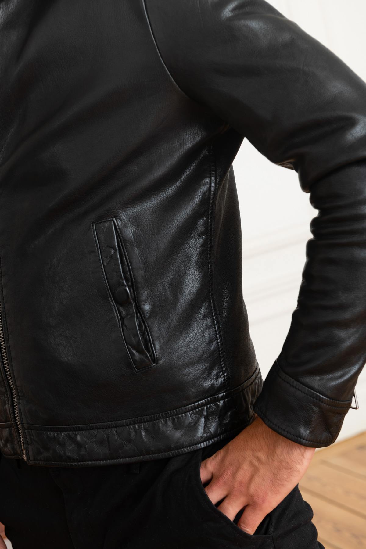 Redskins' eco-friendly lambskin jacket with a smooth, slim fit. - Image n°8
